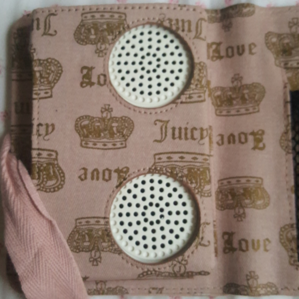 Juicy Couture pink & gold dots MP3 speaker wallet - Picture 4 of 11